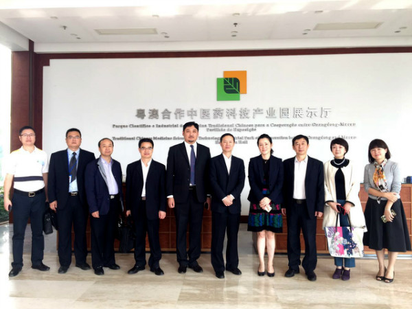四川省委统战部常务副部长聂文强率队赴粤澳中医药园实地考察