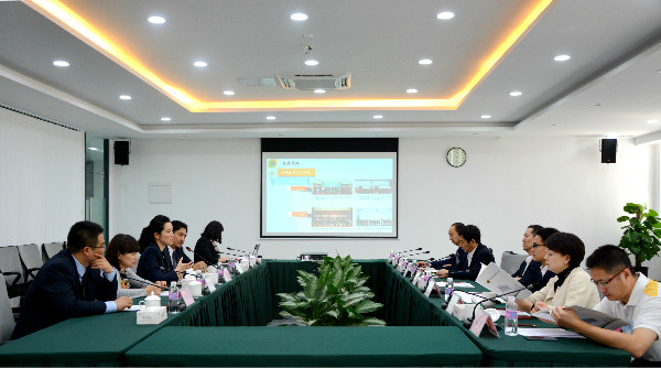 yueaozhongyiyaokejichanyeyuankaifayouxiangongsixiangguanlingdaoyudaofangdesichuanshengzhengxieyixingjuxingliaozuotanhui (2).jpg