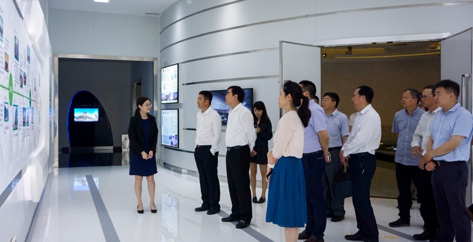 No dia 9 de Maio de 2017, uma delegação liderada pelo Dr. Shi Qizhu, Secretário do Partido do Comité Municipal de Shanwei do Partido Comunista da China, acompanhada pelo Dr. Zhuang Xubin, Director-Geral da Rui Ming Tradicional Chinese Medicine Technology Co., Ltd., visitou o Parque.