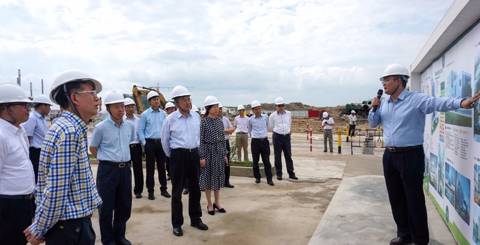 On April 19 of 2017, Director of Foreign Investment Administration Department of Ministry of Commerce of China, Tang Wenhong, accompanied by Vice Governor of Zhuhai City, Lu Xiaofeng, had a field inspection of the Industrial Park.