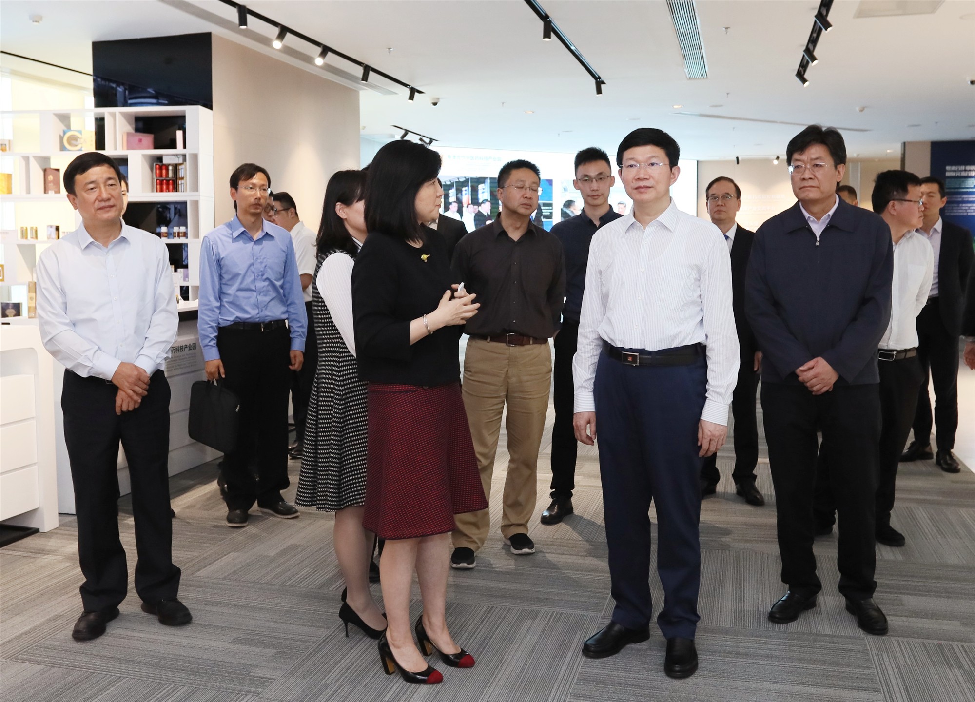 2019年3月21日，国家市场监督管理总局党组成员、国家药品监督管理局党组书记、副局长李利，在珠海市委书记郭永航、横琴新区党委书记牛敬等陪同下，到产业园考察调研，了解粤澳产业合作、产业园建设及中医药产业发展等情况。李利表示，产业园规划科学全面，为中医药产学研一体化提供了有力支撑。
